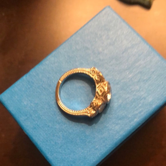 Ring - Picture 3 of 3